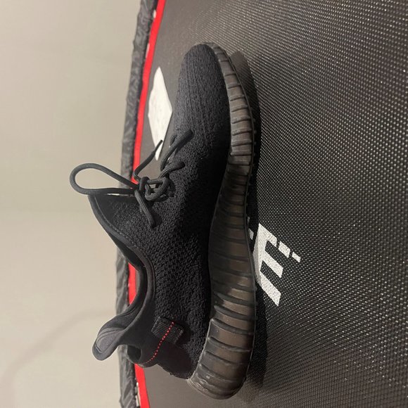 Athletic_Shoes